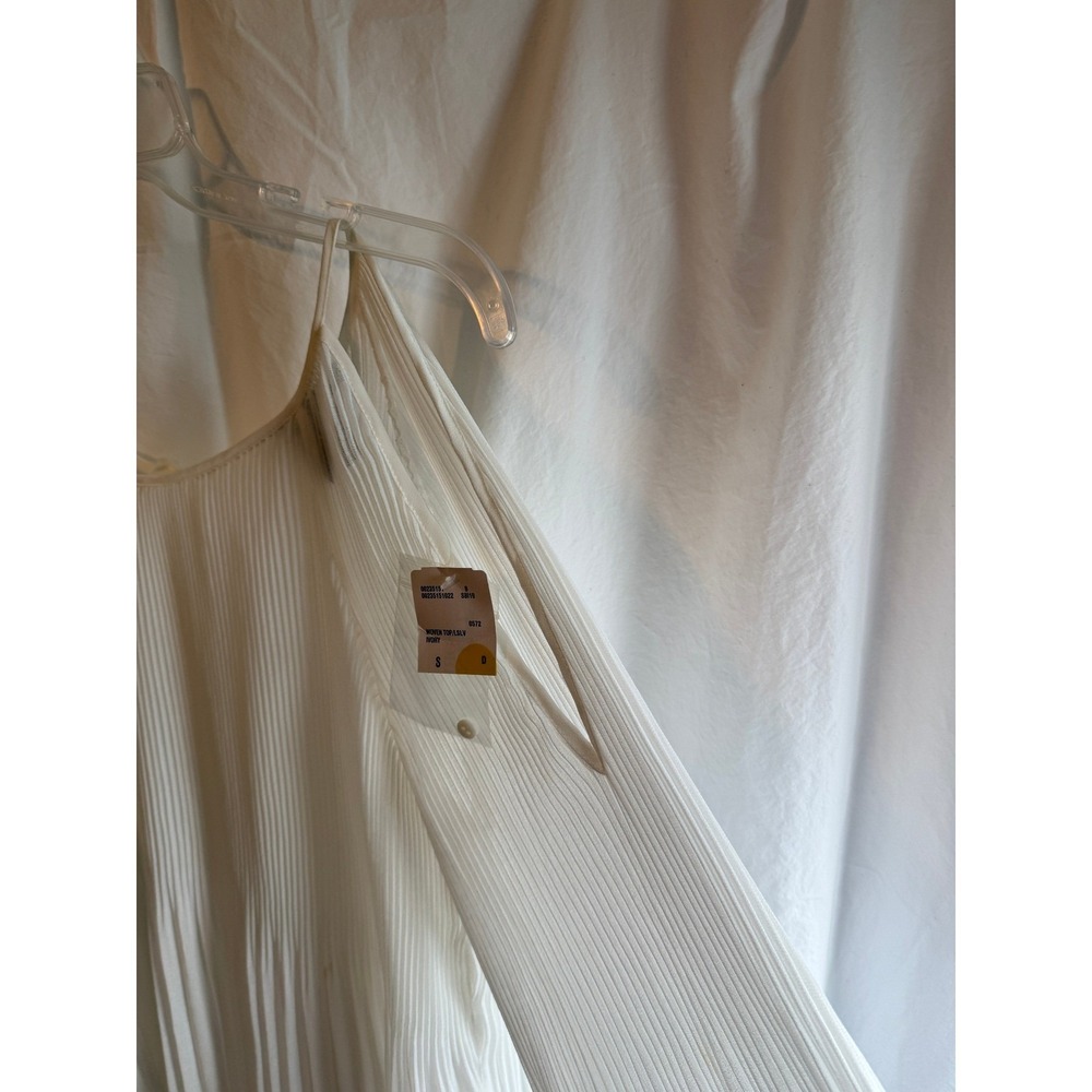 Forever 21 Ivory Pleated Cold Shoulder Top Long Sleeve V-Back Small Ivory White - Picture 3 of 5